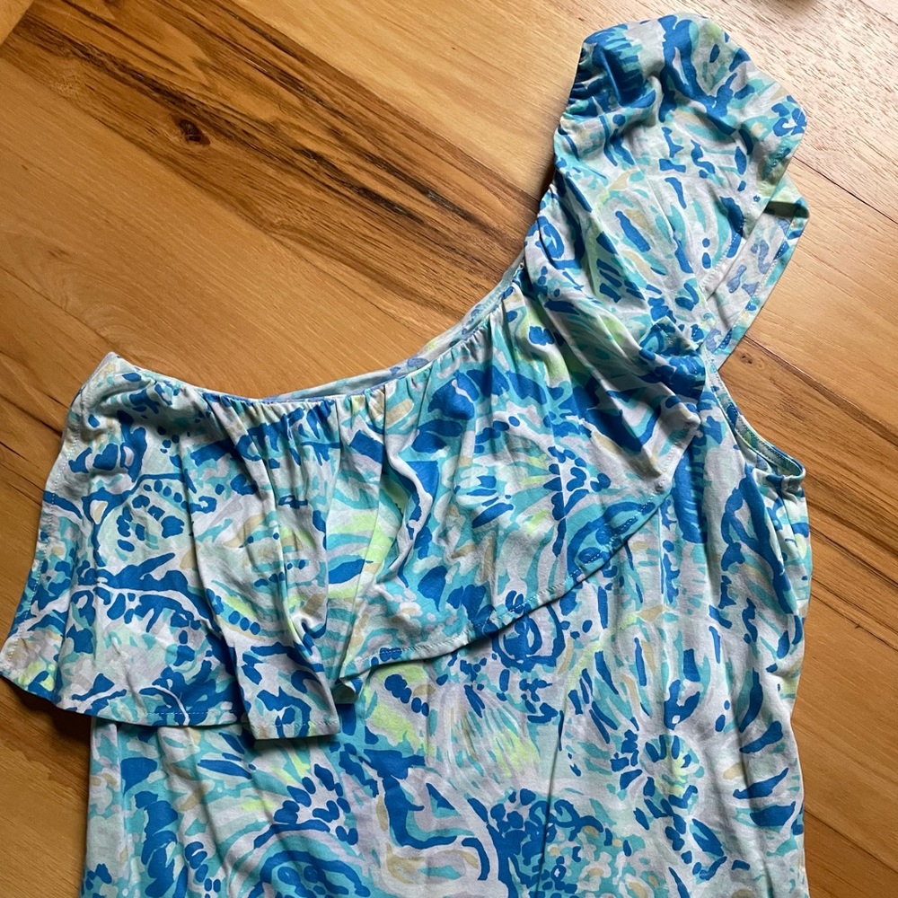 Lilly Pulitzer one sleeved flowy top